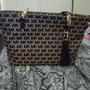 Michael kors purse